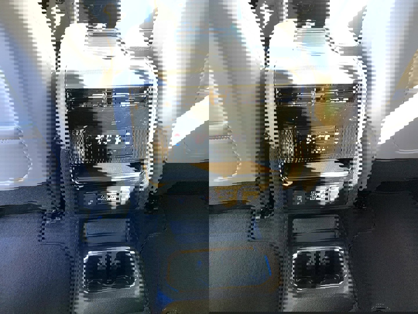 New 2026 Jeep Grand Wagoneer L 4X4 w/ HD Trailer Tow Package image 26