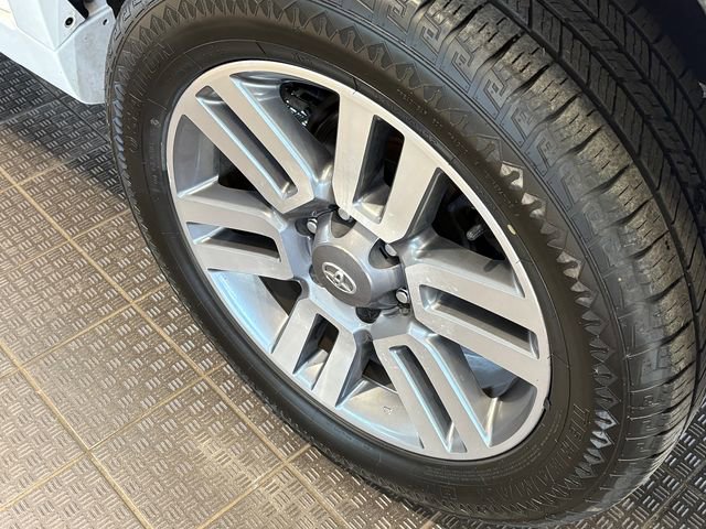 Used 2022 Toyota 4Runner TRD Sport AWD/4WD image 5