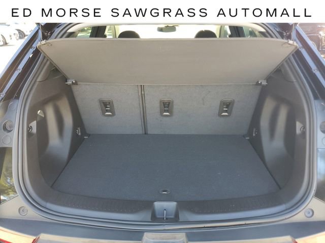 Used 2023 Chevrolet Bolt EUV LT w/ Convenience Package image 9