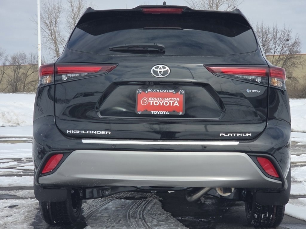 New 2026 Toyota Highlander Platinum image 25