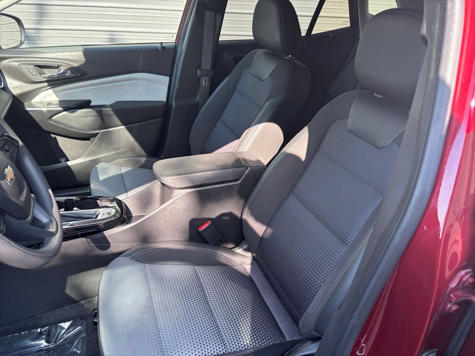 Used 2025 Chevrolet Trax LT FWD image 18