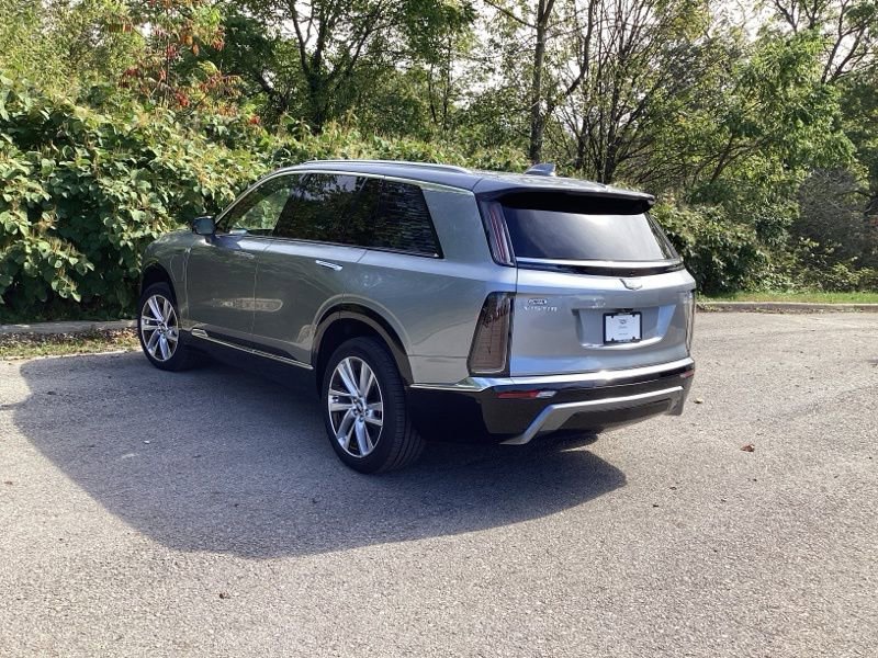 New 2026 Cadillac Vistiq Luxury w/ LPO, Floor Liner Package image 5