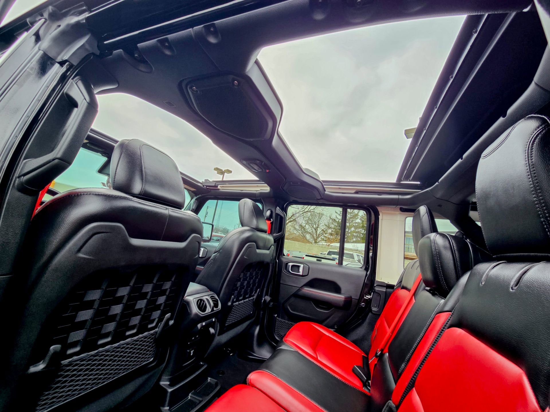 Used 2023 Jeep Wrangler Unlimited Rubicon 392 image 27