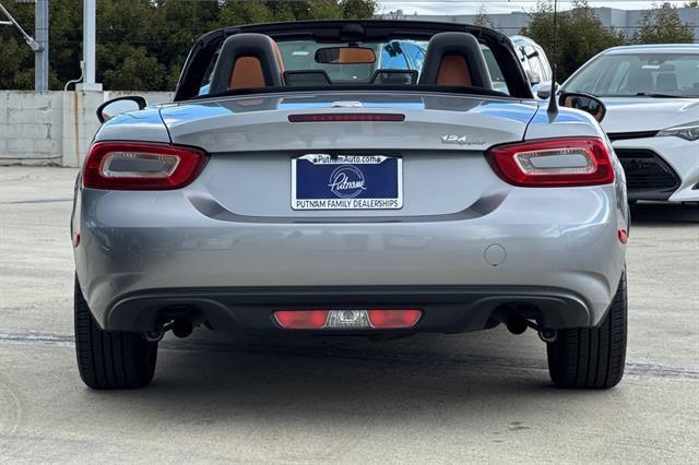 Used 2017 FIAT 124 Spider Classica RWD image 4