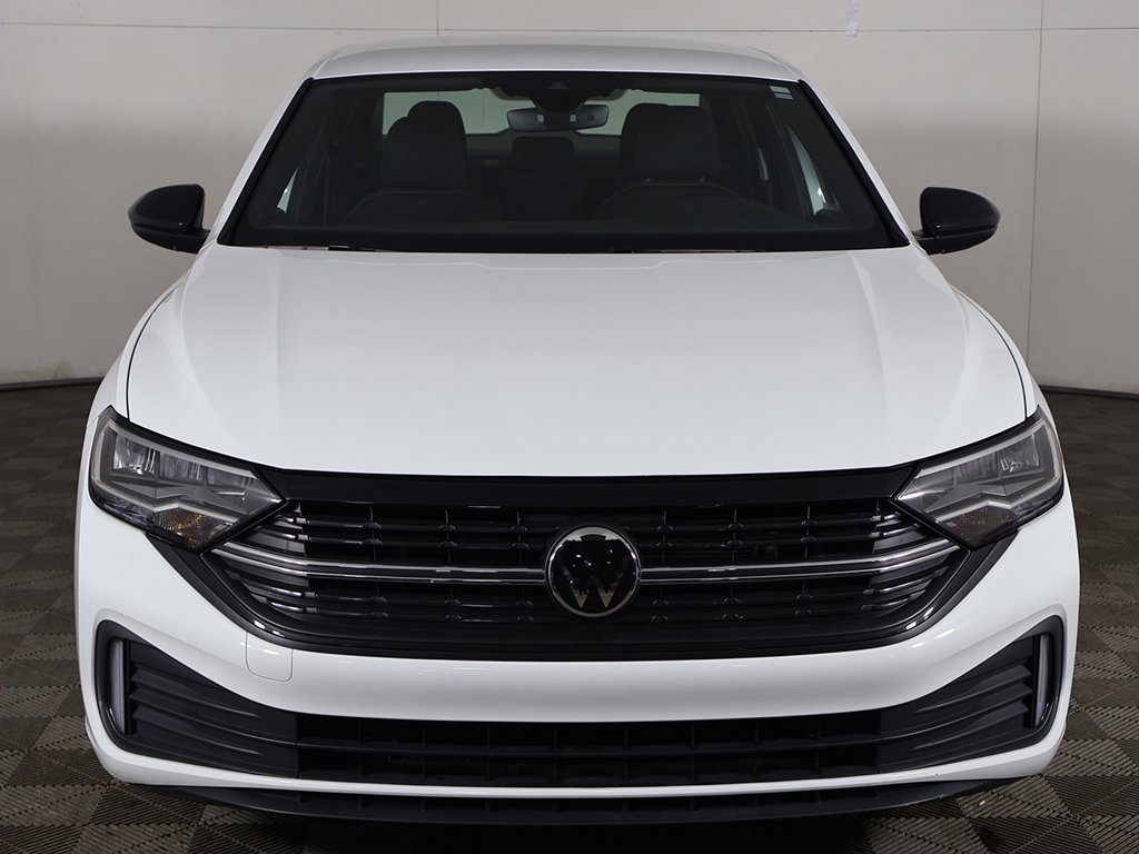 Used 2024 Volkswagen Jetta Sport image 9