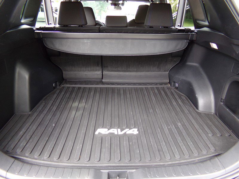 Used 2022 Toyota RAV4 SE image 36