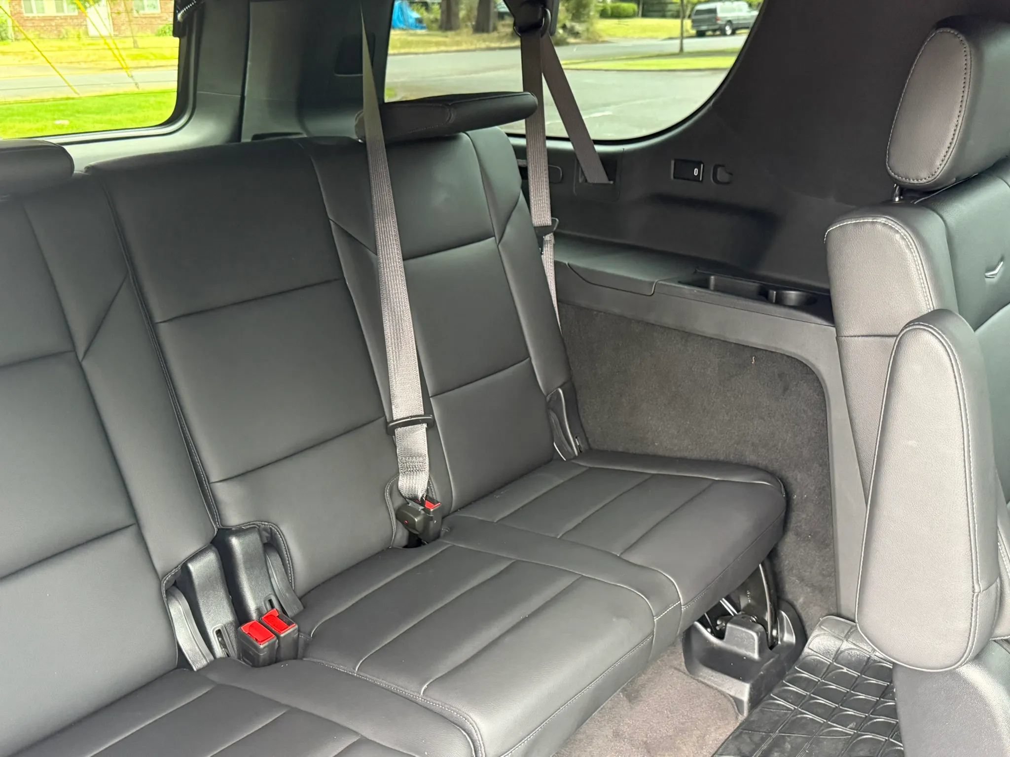 Used 2022 Cadillac Escalade ESV Luxury AWD/4WD image 33