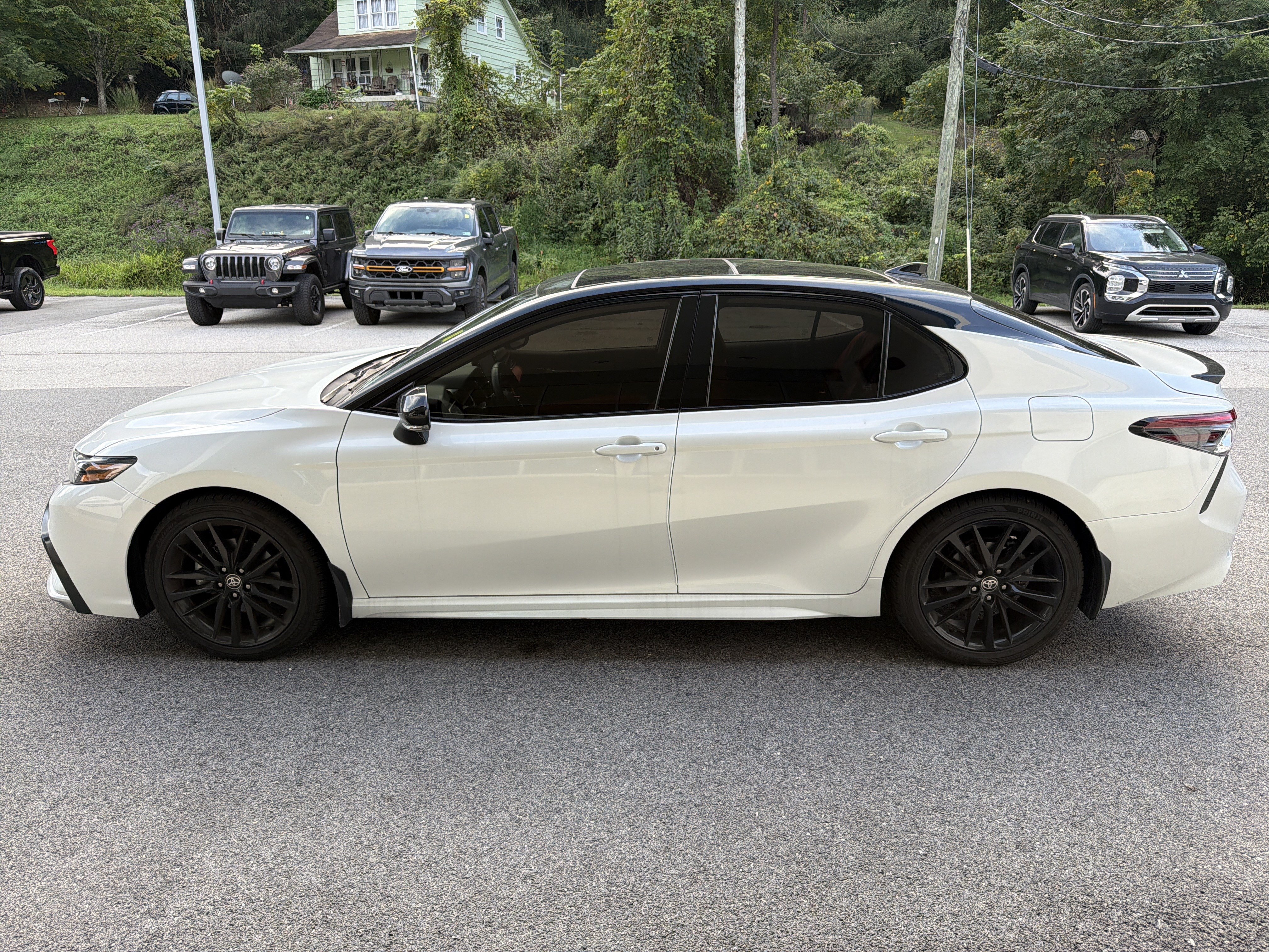 Used 2024 Toyota Camry XSE w/ Cold Weather Package FWD image 5