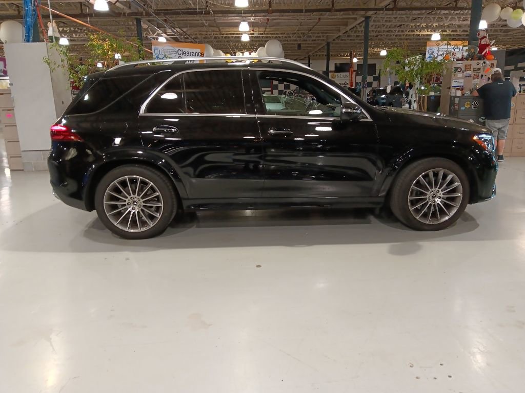 Used 2024 Mercedes-Benz GLE 450 4MATIC w/ AMG Line Exterior image 5