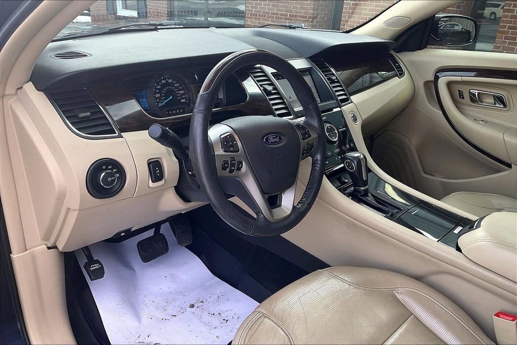 Used 2017 Ford Taurus Limited image 13