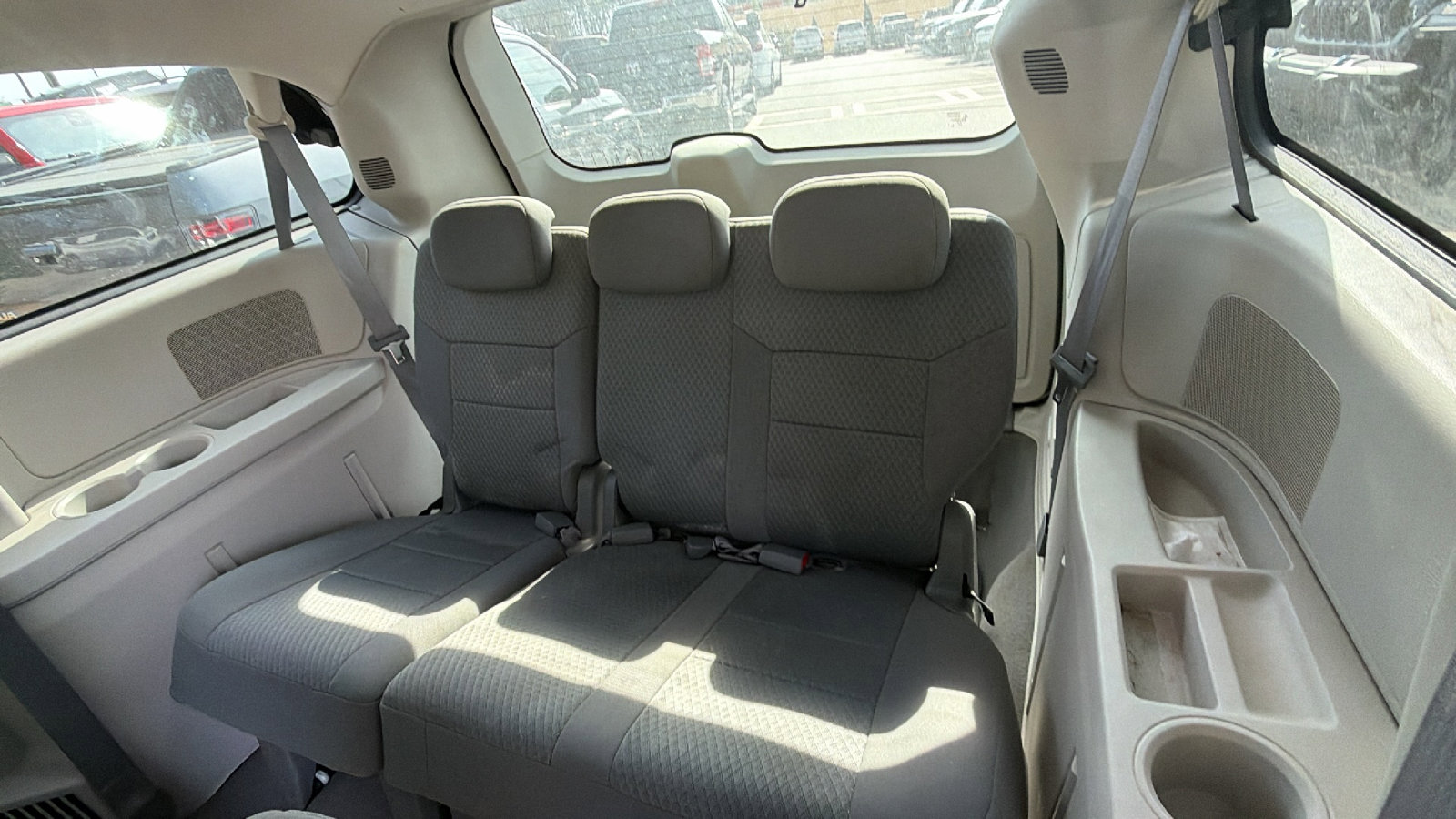Used 2010 Chrysler Town & Country Touring image 23