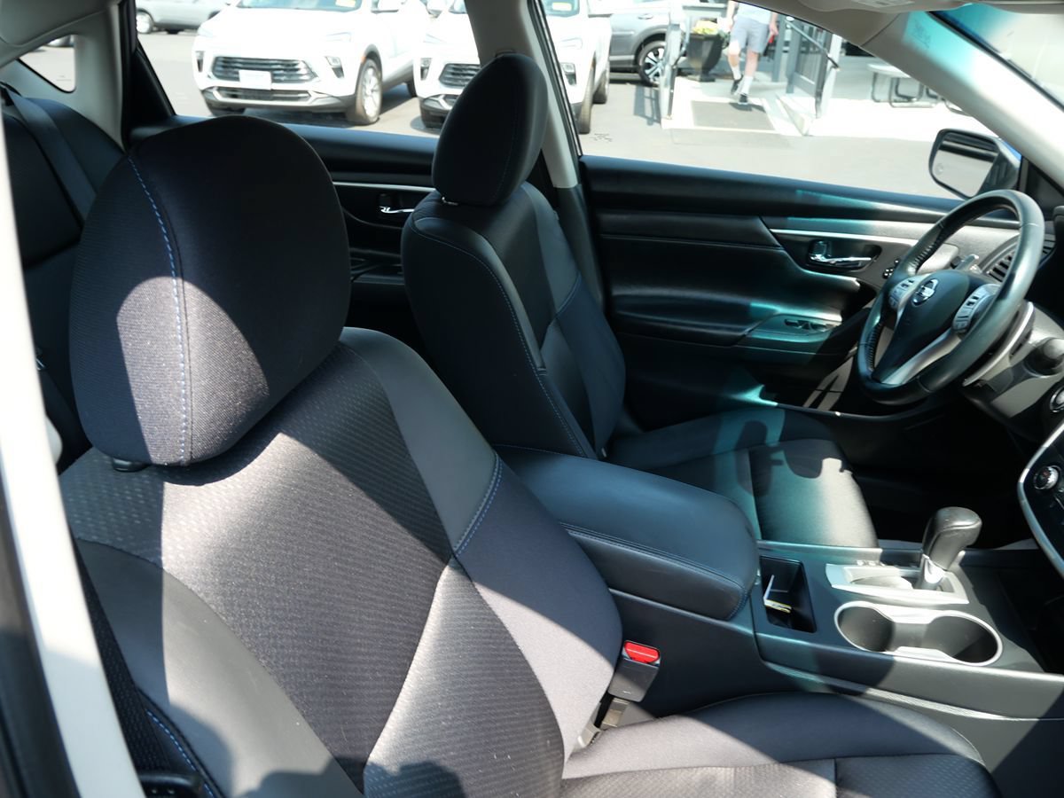 Used 2017 Nissan Altima 2.5 SR FWD image 26
