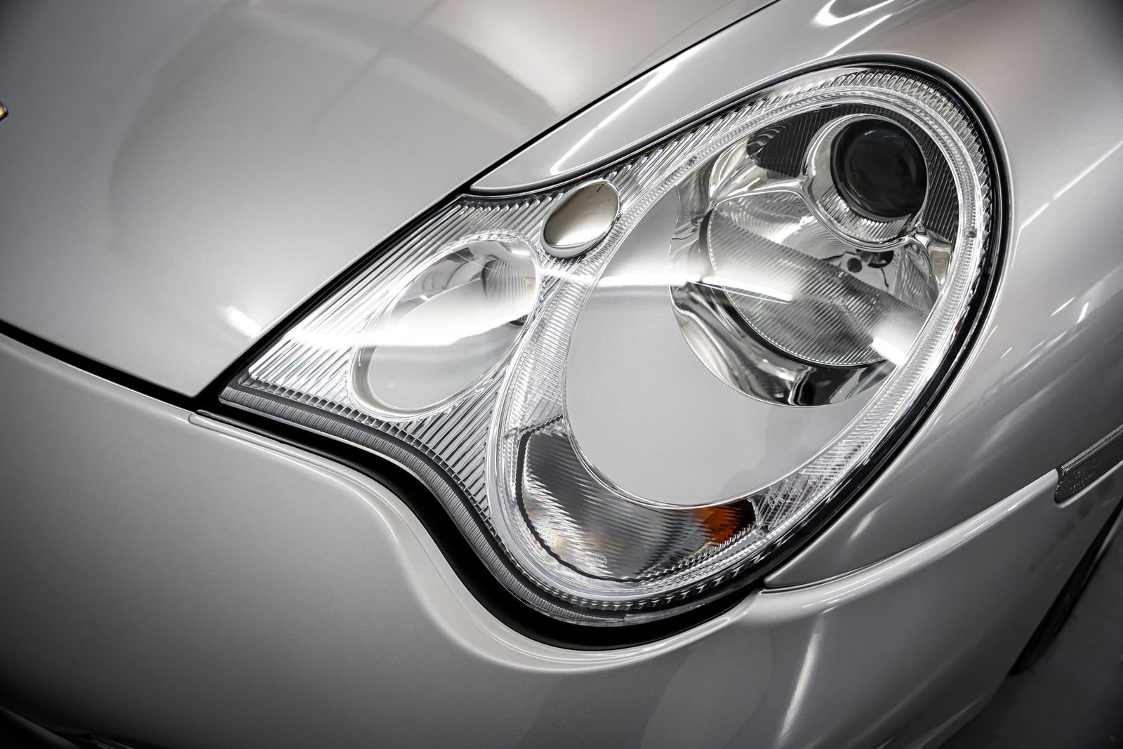 Used 2004 Porsche 911 Carrera RWD image 31