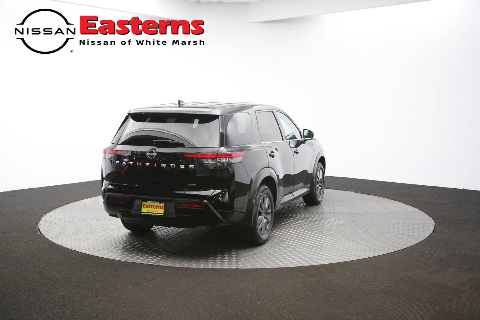 Used 2024 Nissan Pathfinder S image 68