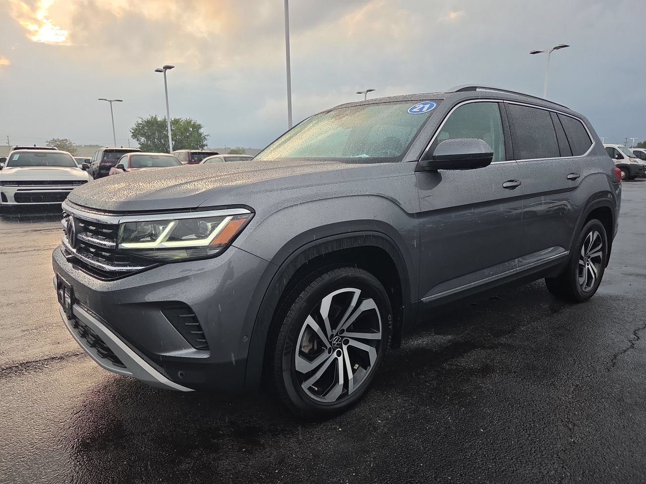 Used 2021 Volkswagen Atlas SEL Premium AWD/4WD image 3
