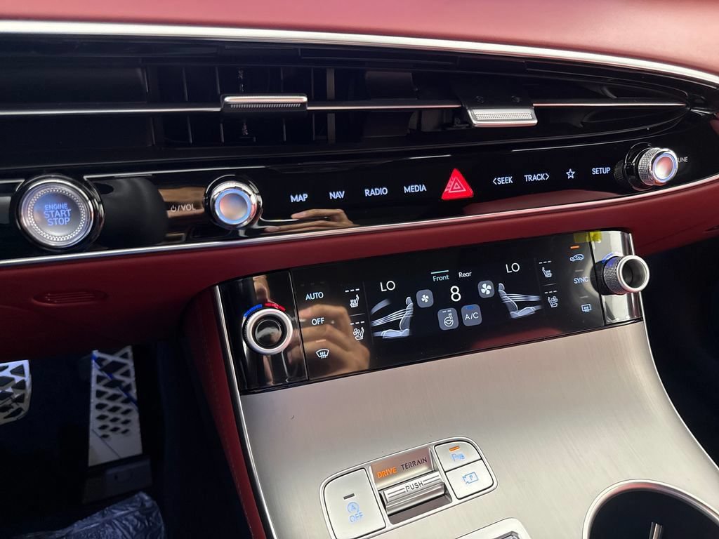 New 2027 Genesis GV70 2.5T Sport Prestige AWD/4WD image 22