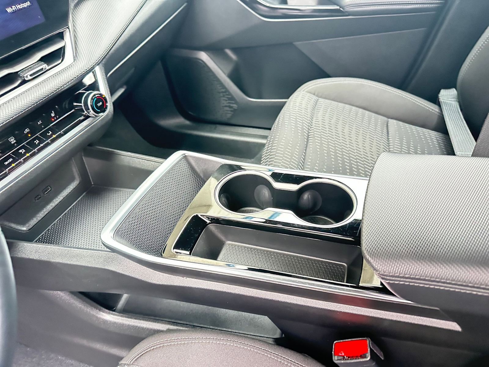 Used 2025 Chevrolet Equinox LT image 42