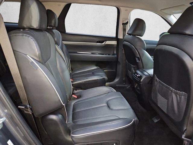 Used 2025 Hyundai Palisade SEL FWD image 16
