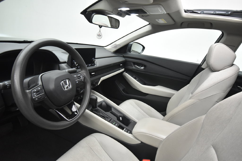 Used 2023 Honda Accord EX image 7