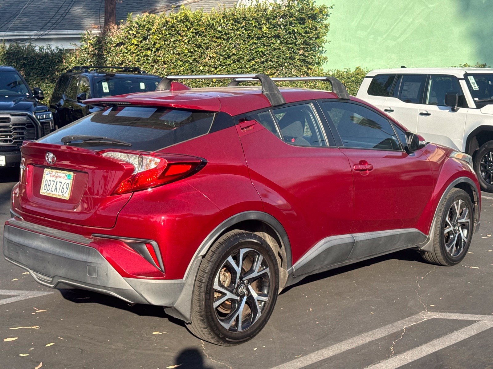 Used 2018 Toyota C-HR XLE FWD image 4
