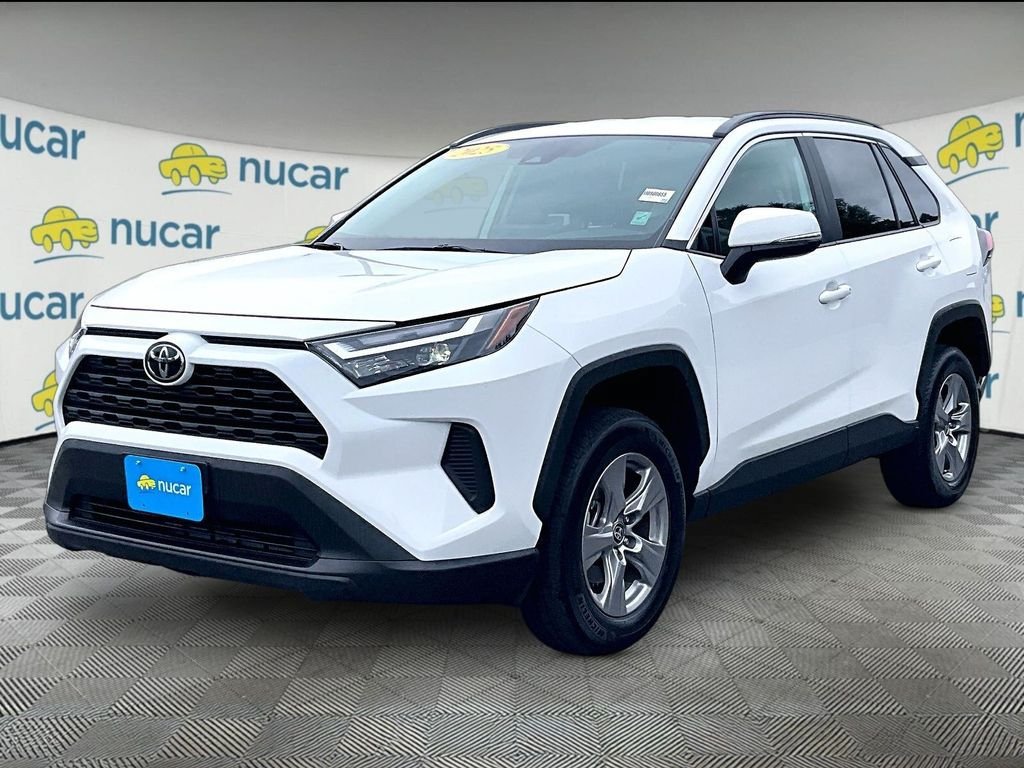 Used 2025 Toyota RAV4 XLE AWD/4WD image 3
