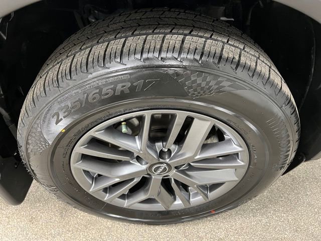 Used 2023 Nissan Rogue S image 15