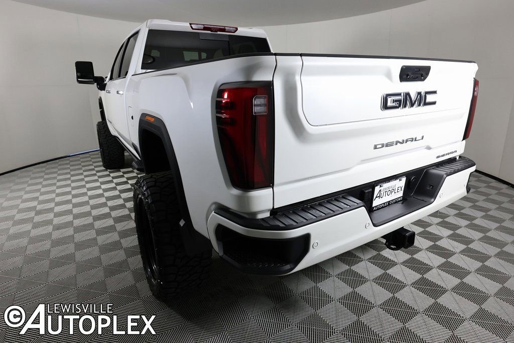 Used 2025 GMC Sierra 2500 Denali Ultimate AWD/4WD image 9