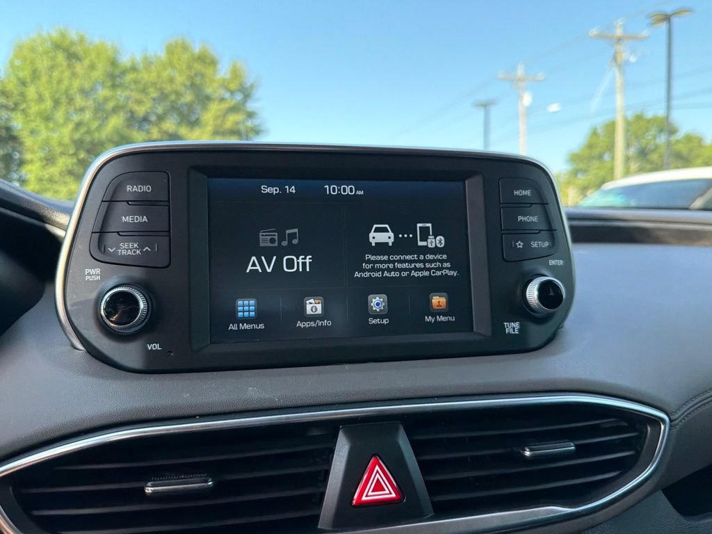 Used 2020 Hyundai Santa Fe SE FWD image 17