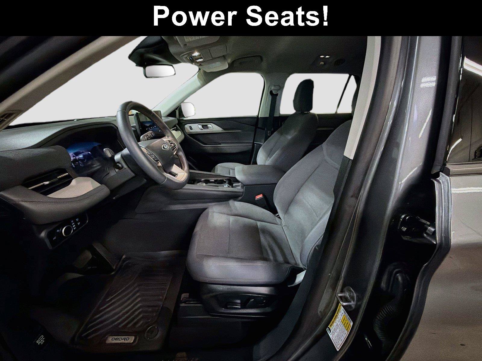 Used 2025 Ford Explorer Active AWD/4WD image 5