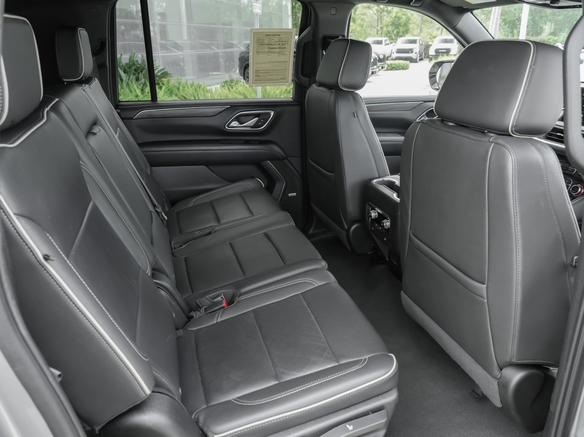 Used 2024 GMC Yukon XL SLT RWD image 35
