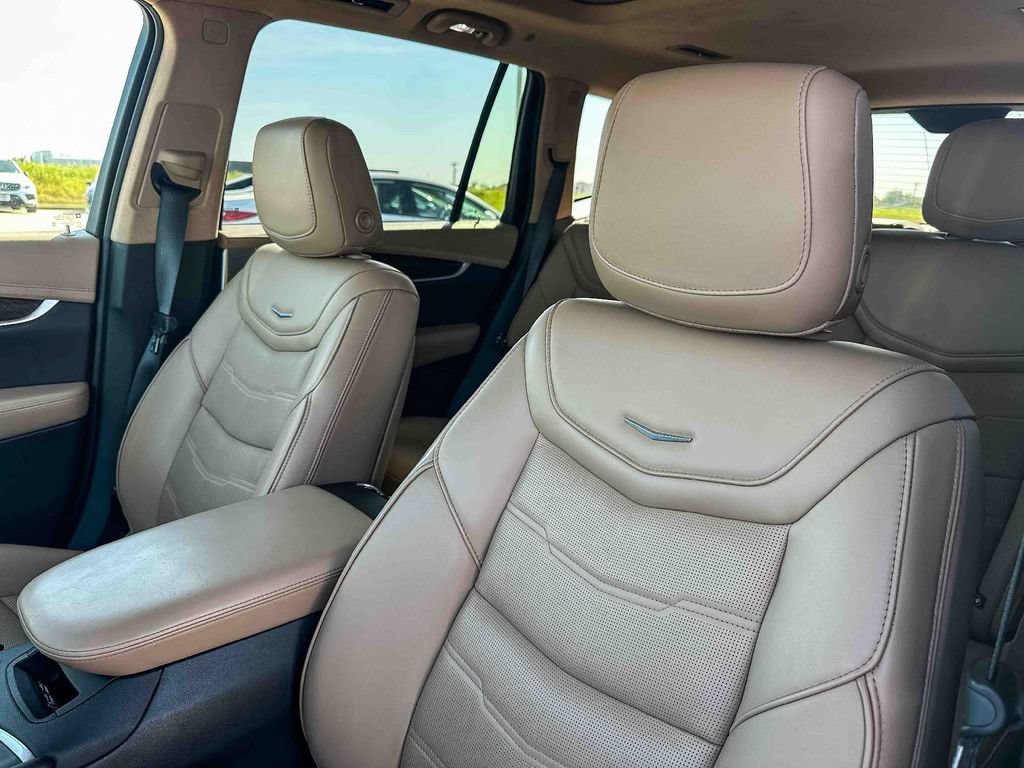 Used 2020 Cadillac XT6 Premium Luxury w/ Platinum Package FWD image 13