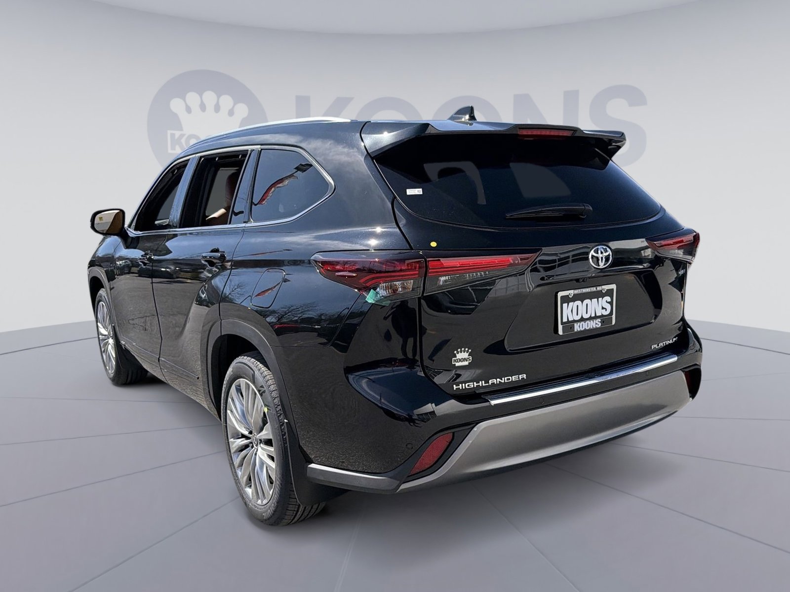 New 2026 Toyota Highlander Platinum image 4