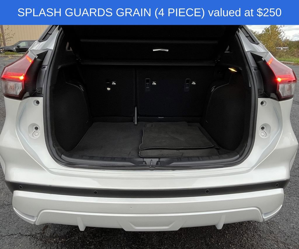 Used 2024 Nissan Kicks SR w/ SR Premium Package image 4