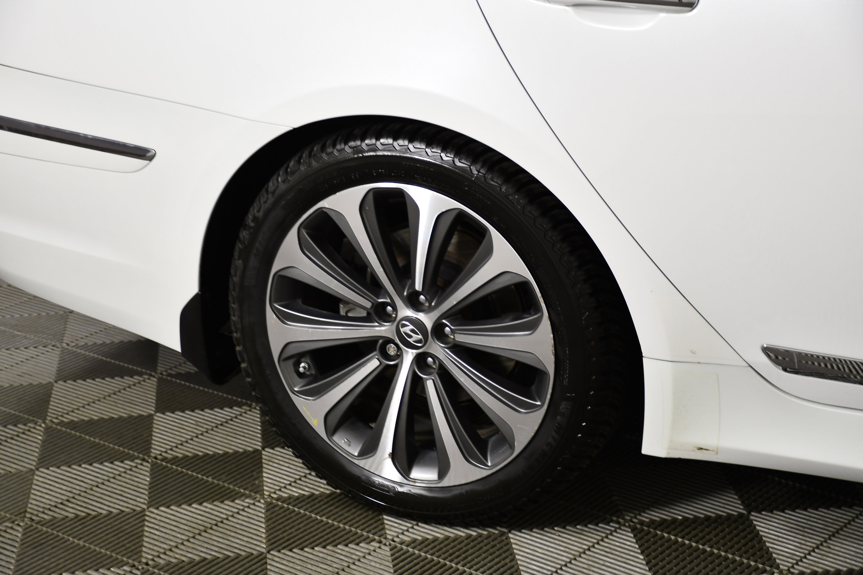 Used 2013 Hyundai Genesis 5.0 R-Spec RWD image 55