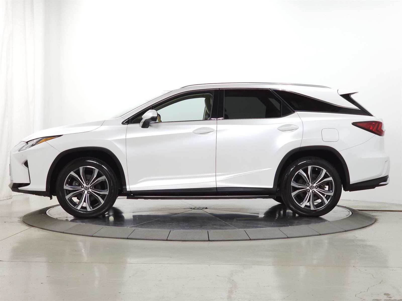 Used 2018 Lexus RX 350L AWD w/ Premium Package image 4