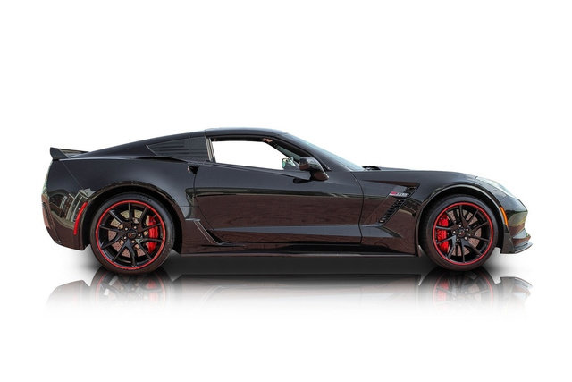 Used 2016 Chevrolet Corvette Z06 w/ Z07 Performance Package RWD image 2