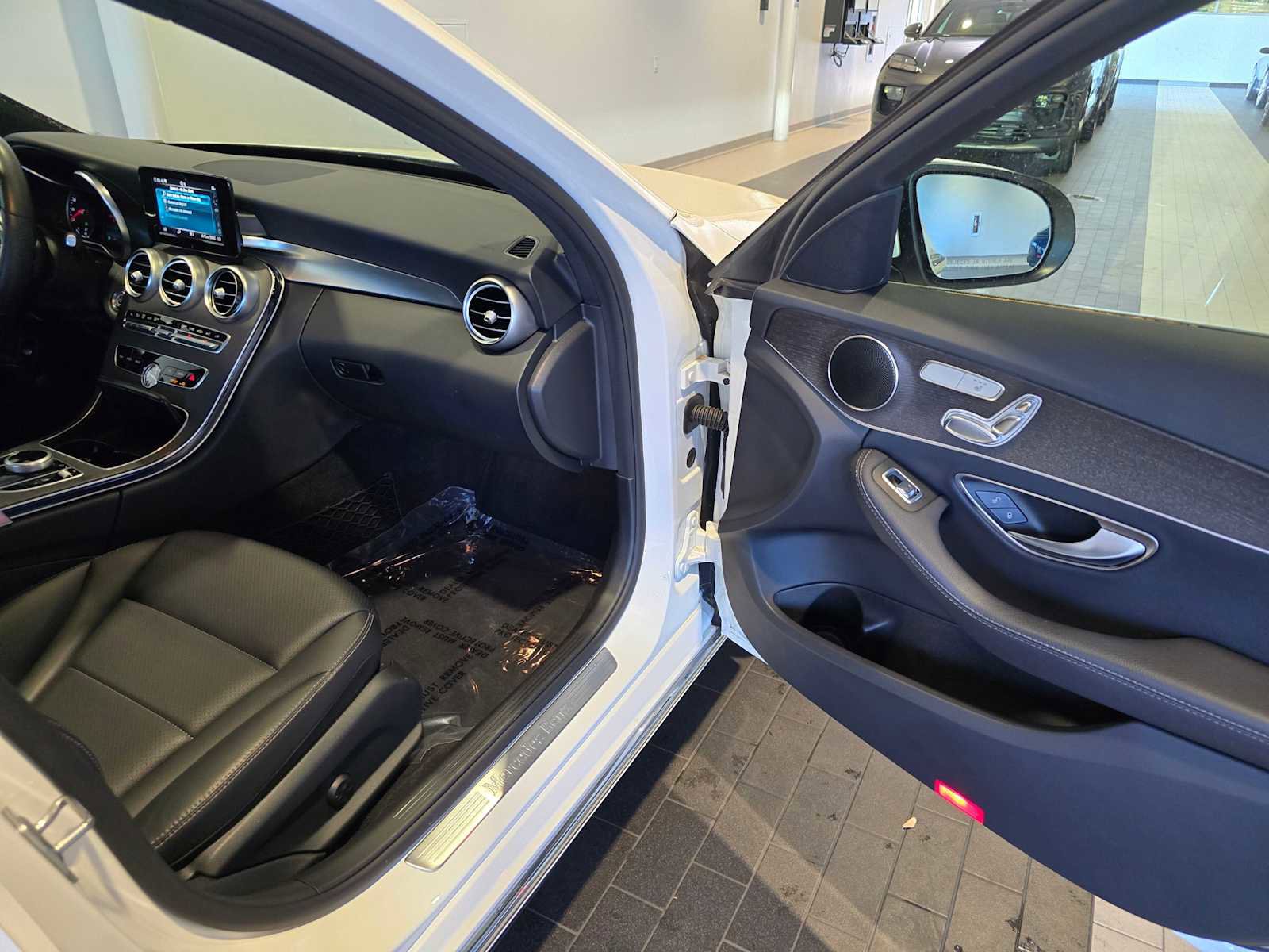 Used 2019 Mercedes-Benz C 300 4MATIC Sedan image 14