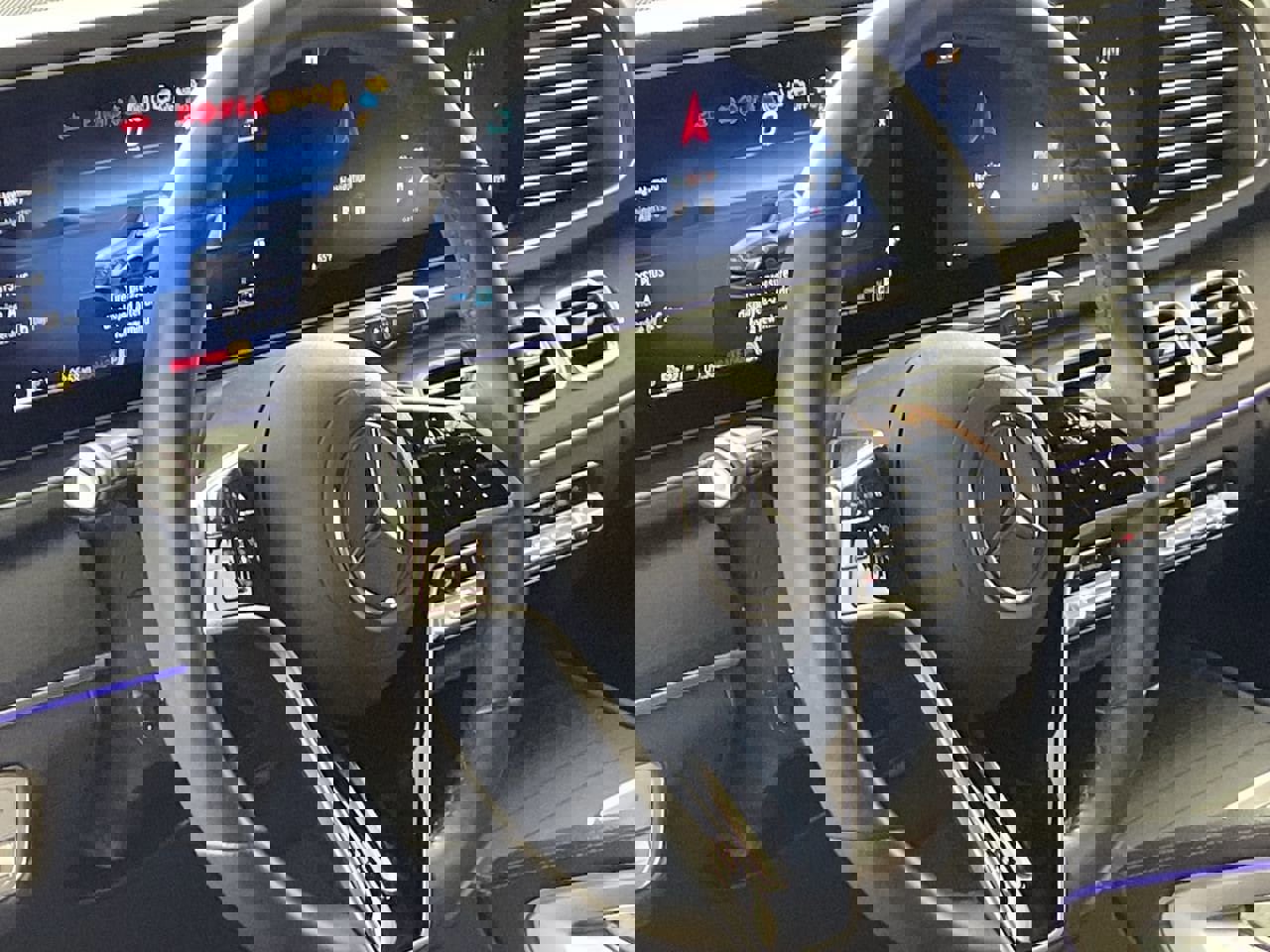 Used 2025 Mercedes-Benz GLE 350 4MATIC image 13