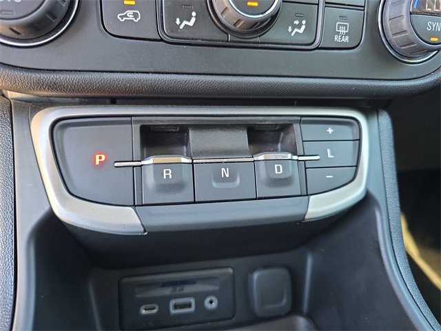 Used 2024 GMC Terrain SLT image 19