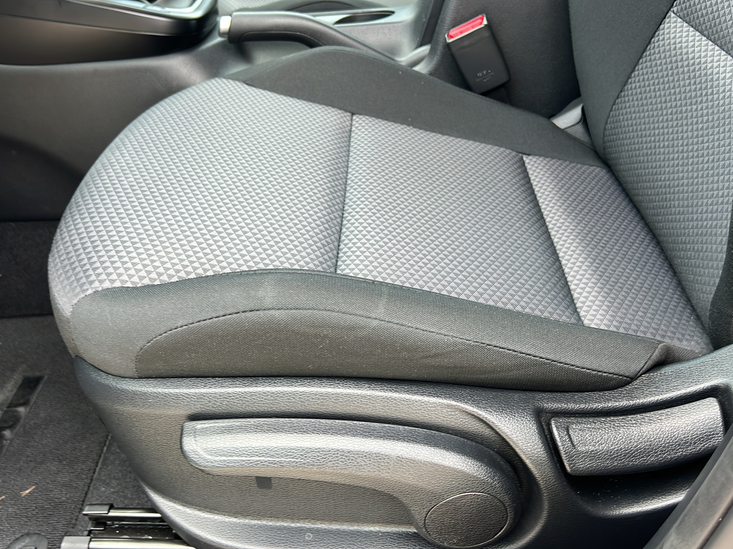 Certified 2025 Kia Soul LX w/ LX Technology Package FWD image 14
