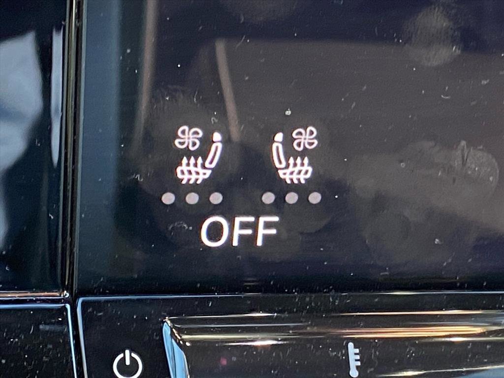 Certified 2025 Volkswagen Atlas Cross Sport SEL Premium R-Line image 17