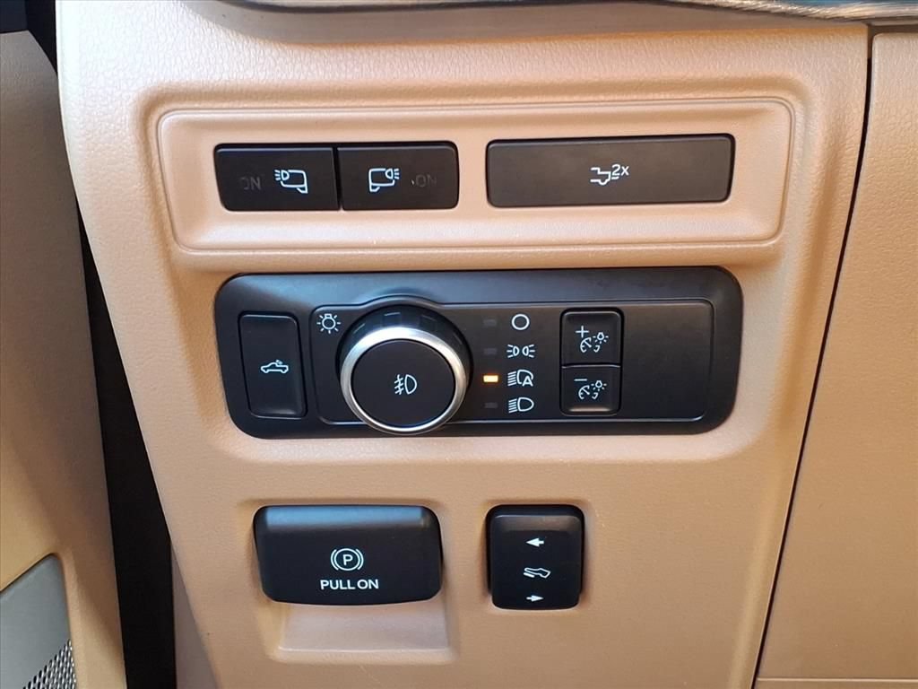 Used 2023 Ford F150 Lariat RWD image 11