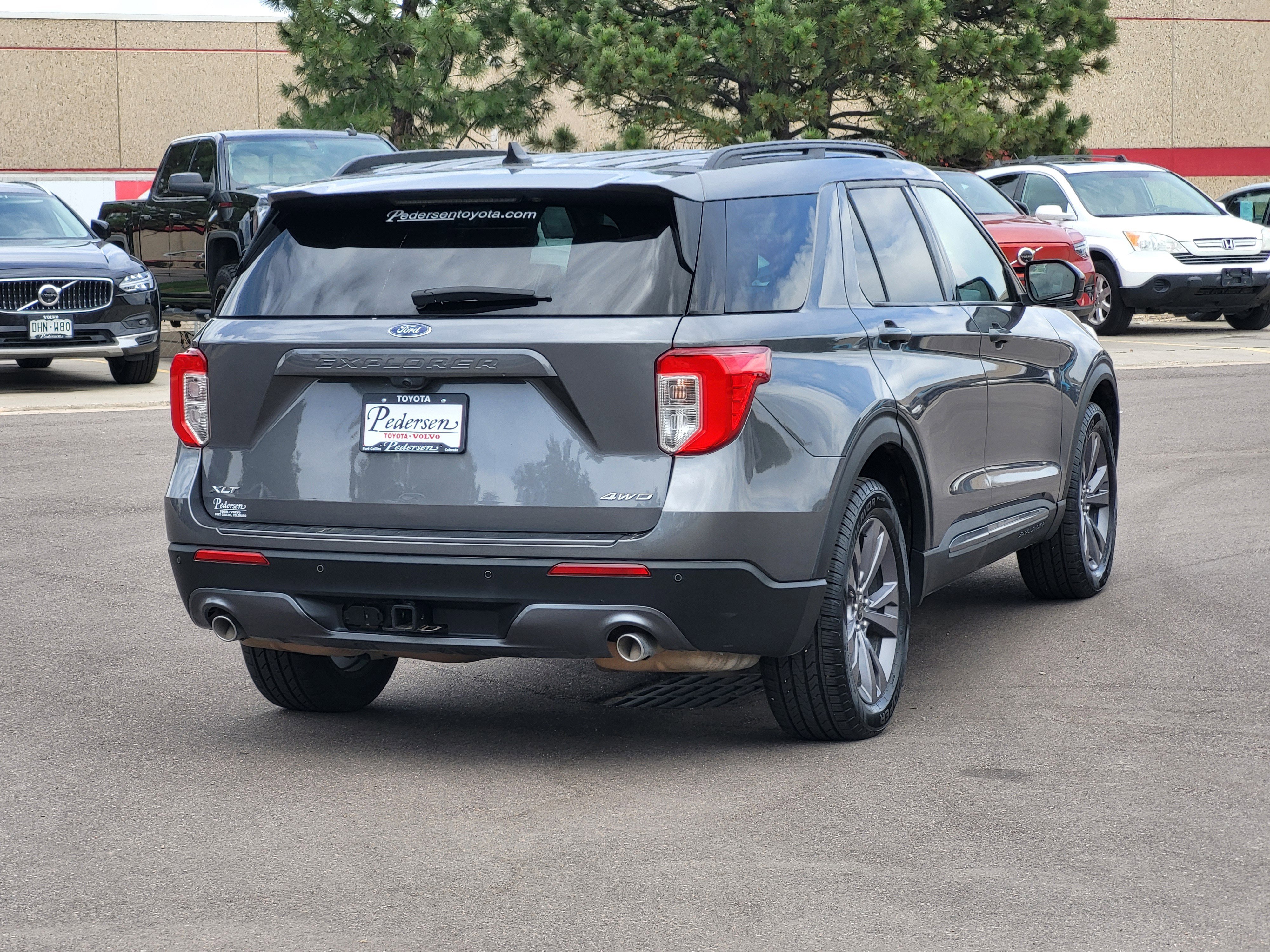 Used 2023 Ford Explorer XLT w/ Equipment Group 202A AWD/4WD image 2