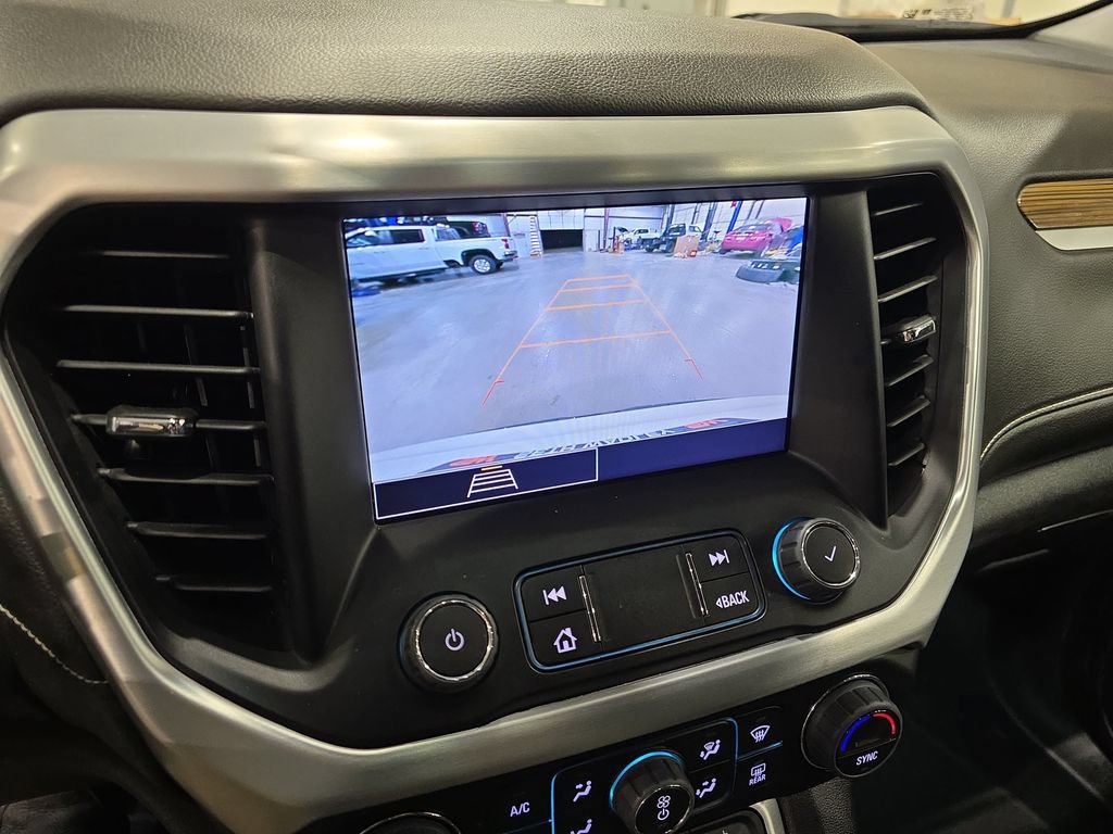 Used 2023 GMC Acadia SLE w/ Elevation Edition FWD image 15