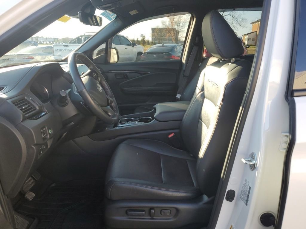 Certified 2024 Honda Passport Black Edition image 13