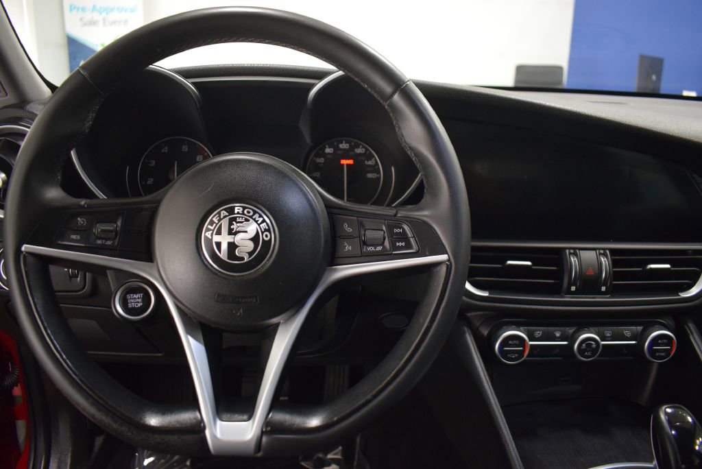 Used 2019 Alfa Romeo Giulia AWD w/ Cold Weather Package image 9