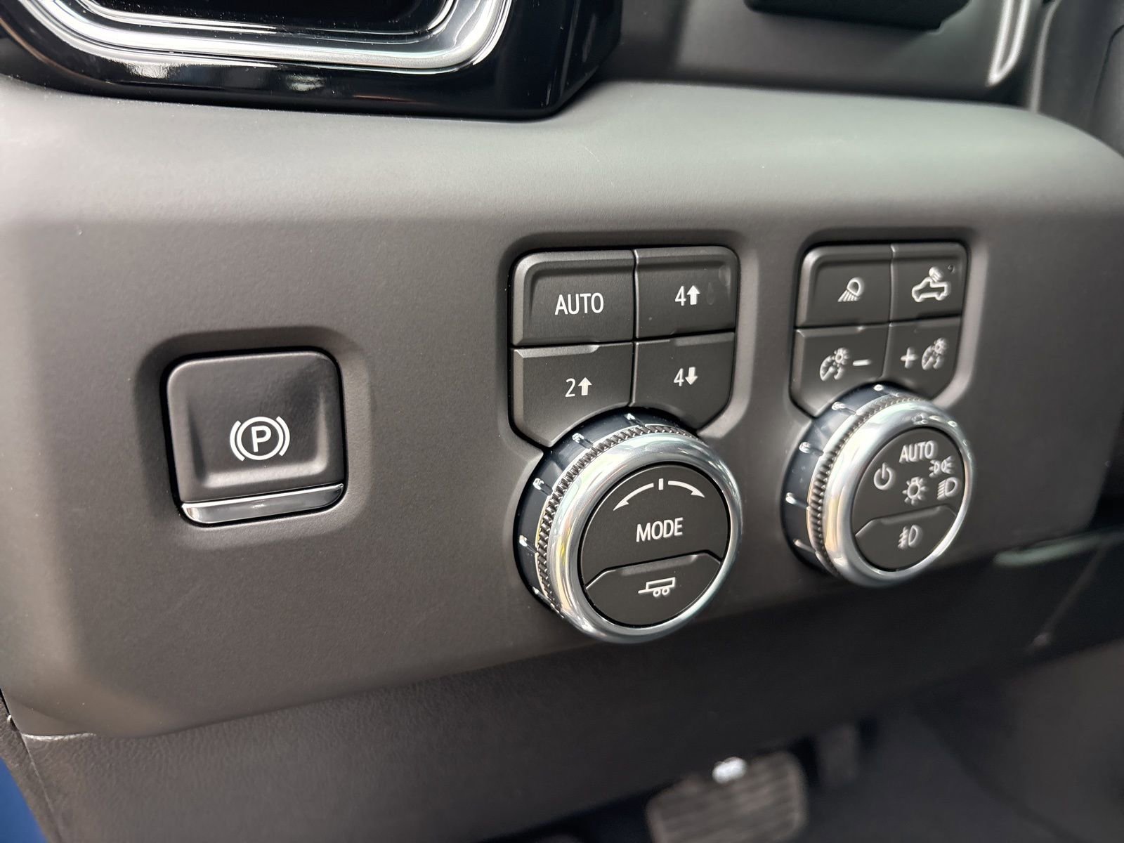 New 2026 GMC Sierra 1500 Denali w/ Denali Reserve Package AWD/4WD image 16