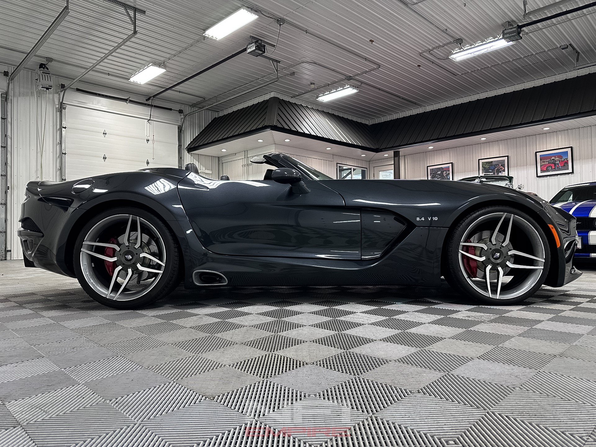 Used 2014 SRT Viper GTS w/ GTS Laguna Interior Package RWD image 26