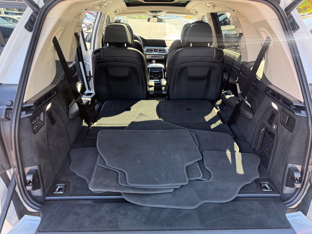 Used 2022 BMW X7 xDrive40i w/ Premium Package AWD/4WD image 21