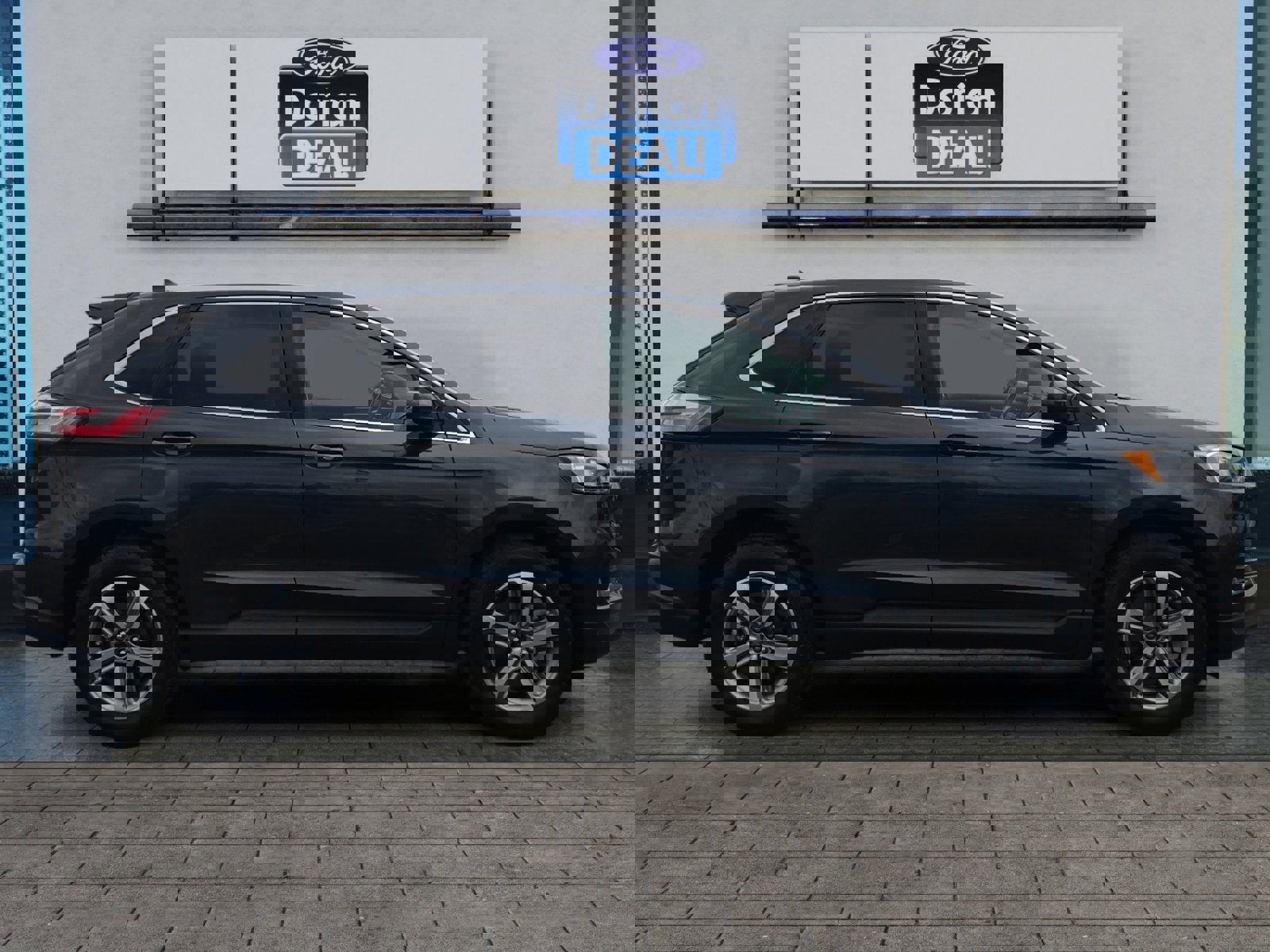 Used 2023 Ford Edge SEL w/ Convenience Package image 2